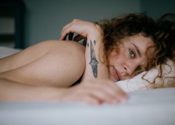 Ja çfarë i bëjnë tatuazhet trupit të njeriut –