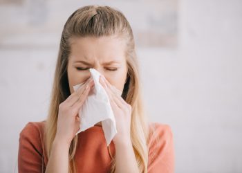 Ja pse nuk duhet ta ndalni në asnjë mënyrë teshtimën –