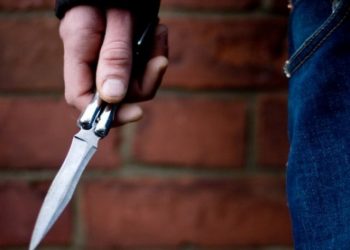 Sherr në Paskuqan, 15 vjeçari godet me thikë bashkëmoshatarin –