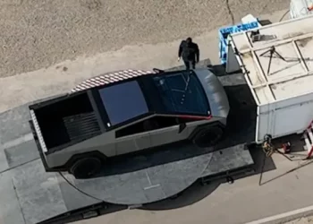 Video tregon në veprim fshirësen masive të xhamit –