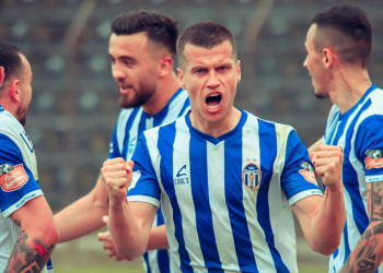 Drithërima në “Elbasan Arena”, por Tirana fiton në limite –