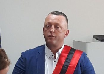 Banorët çojnë në SPAK kryetarin e bashkisë Mat, Agron Malaj –