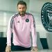 FOTO/ Inter prezanton uniformën e re… në mes të peshkaqenëve –