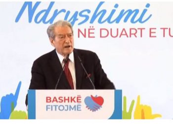 Berisha denoncon vjedhjen e rrugëve Qukës-Qafë Plloçë-Korçë-Ersekë –