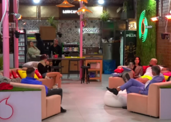 “Mëso himnin”, Kiara këshillon Kristin që të… –