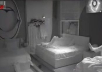 Kiara dhe Luizi nën çarçafë, Qetsori nuk duron më –