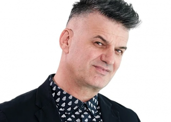 “Q*** motrën” / Bledi harron sërish se ka kamera, nuk e mban gojën –