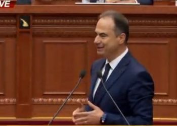 Njerëzit e opozitës po kërcënohen me bukën e gojës –