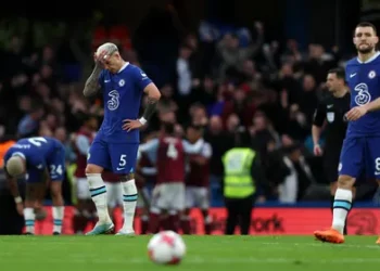 Portugezi i famshëm pranë stolit të Chelsea –