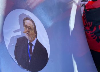 Protestuesit në Hagë me banera kundër Martyt –