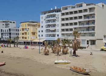 Shqiptarët kanë ikur, në Durrës marrin punëtorë të huaj –