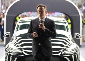 Tesla më e lirë tashmë kushton mbi 35.000 dollarë –