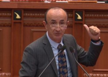 Qeveria më e papërgjegjshme në rajon për të përballuar krizën –