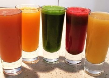 Ja efektet pozitive dhe negative të lëngjeve të frutave –