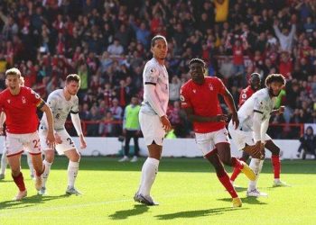 Liverpool kërkon zonën “Champions”, ja formacioni zyrtar –