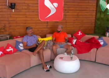 Më ka çuditur Efi –