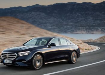 Mercedez Benz nxorri në treg makinën E-Class –