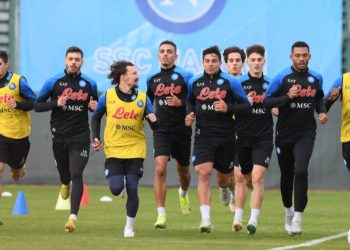 Napoli rikuperon yllin e ekipit për takimin delikat –