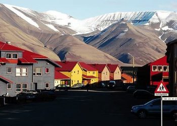 Nuk ju pëlqen nata? Vizitoni vendin ku dielli nuk perëndon kurrë –