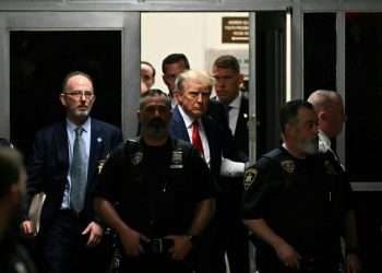 Çfarë po ndodh? Donald Trump hyn në sallën e gjyqit –