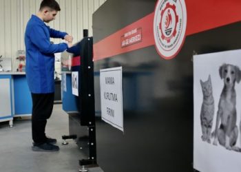 Turqit shpikin makinerinë që shndërron në ushqim për kafshët atë që lënë njerëzit –