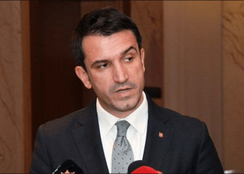 Veliaj në hall, shpreson që rivali të mos tërhiqet nga gara –