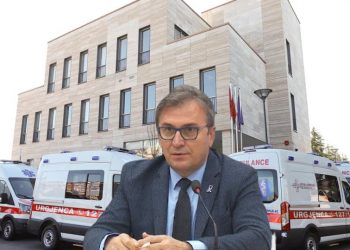 Shkel Kodin e Punës/ Brataj kërkon sekretare, përjashton kandidatët meshkuj dhe fsheh kushtet –