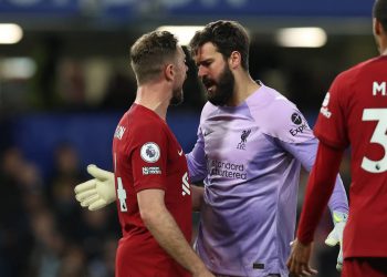 Alisson jep detaje për debatin e ndezur me Henderson –