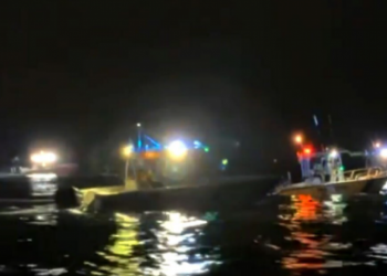 Rrëzohet avioni i vogël në gjirin e Floridës, gjenden 4 trupa –