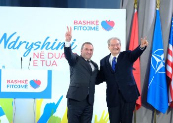 Berisha bëri thirrje që “Shqipëria të mos braktiset” –