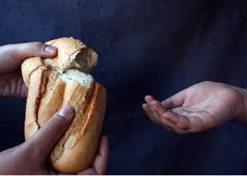 Raporti/ Bujaria, a po e ruajnë shqiptarët këtë traditë? –