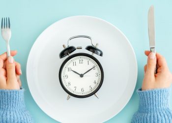 “Dietat me ndërprerje mund të shkaktojë probleme të fertilitetit” –