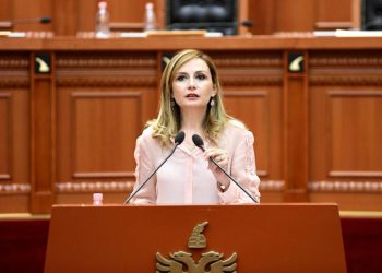 Premtimi për rritje pagash, mashtrim elektoral –