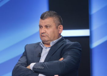 Shqiptarët nuk kanë nevojë vetëm për ujë dhe rrugë! –