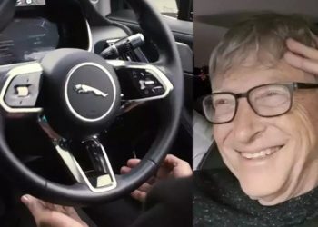 VIDEO/ Bill Gates befasohet gjatë shëtitjes me makinën autonome –