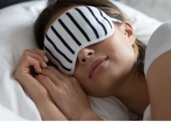 Studimi zbulon pse duhet të flini me maskë –