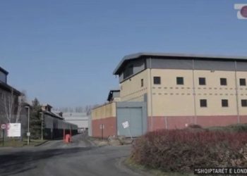 VIDEO nga kampi ku qëndrojnë shqiptarët në Londër –