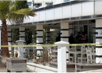 Detajet/ Nikulaj ishte vetëm në lokal, vrasësit ikën me motor –