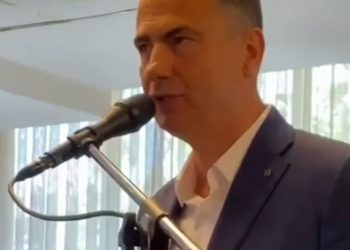 Sot shqiptarët janë të dënuar të ndjehen pa atdhe –