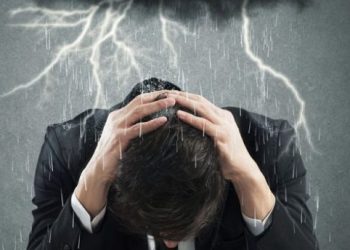 Si të çlirosh mendjen nga mendimet negative –