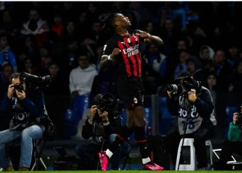 Milan tregon “dhëmbët” para çerek-finales –