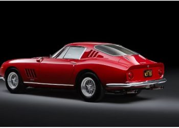 Ky Ferrari 275 GTB/4 i Steve McQueen po shkon drejt ankandit –