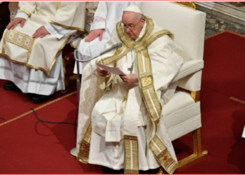 Papa drejton meshën e Pashkëve në Bazilikën e Shën Pjetrit –