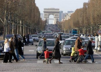 24 mijë shqiptarë u urdhëruan të lënë BE-në vitin e kaluar –