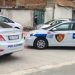 Kërcënon me armë punonjësit që shtronin rrugën, arrestohet –