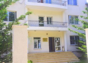 Terrorizojnë Pogradecin, përplasin me “Hummer” 39-vjeçarin –