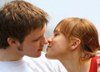 Mësoni të puthni për t’ju mbajtur në mend –