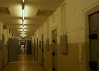 I riu vdiq në qeli, reagon pas 6 ditësh Drejtoria e Burgjeve –