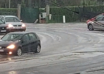 Reshje të dendura shiu dhe breshëri në Kurbin –