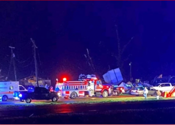 Tornado në SHBA/ Shembet çatia e teatrit, ndërron jetë një person –
